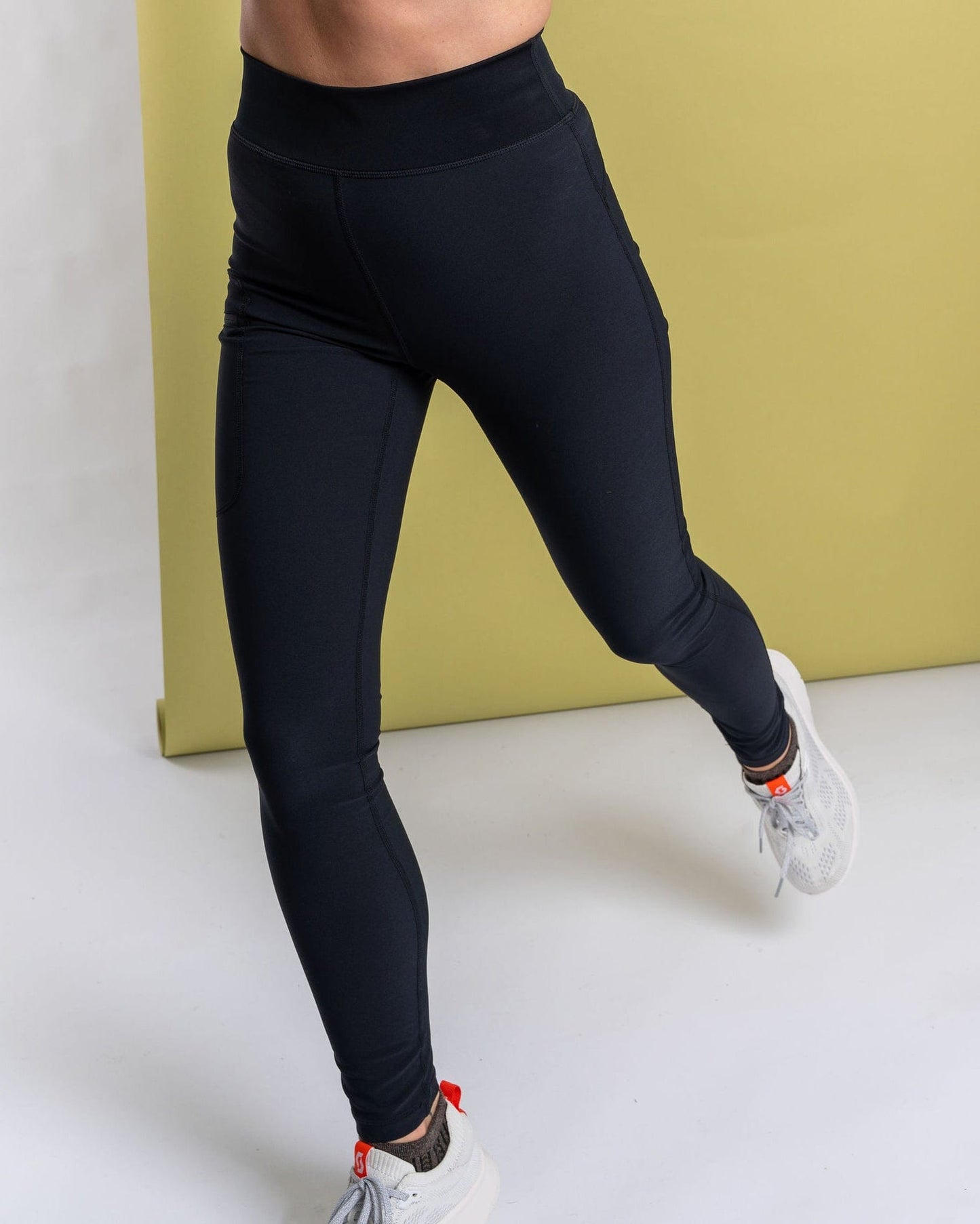 Solar - Womens Water Resistant Softshell Leggings - Black